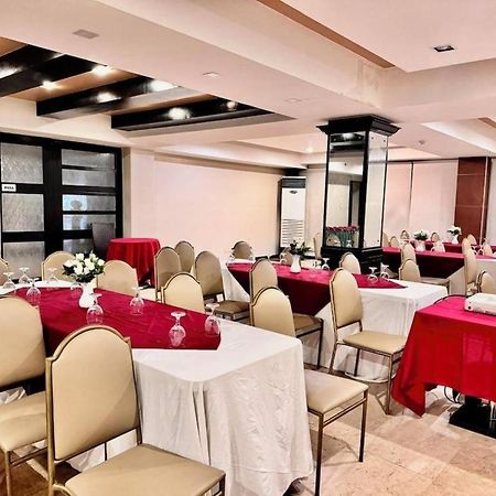 Mo2 Westown Hotel San Juan Bacolod Esterno foto