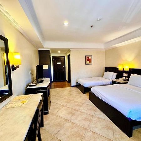 Mo2 Westown Hotel San Juan Bacolod Esterno foto