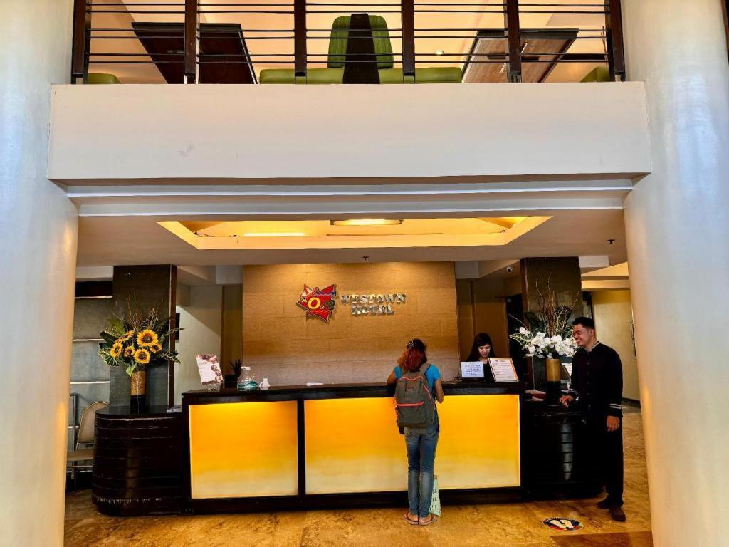 Mo2 Westown Hotel San Juan Bacolod Esterno foto