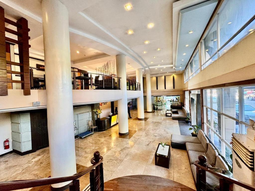 Mo2 Westown Hotel San Juan Bacolod Esterno foto