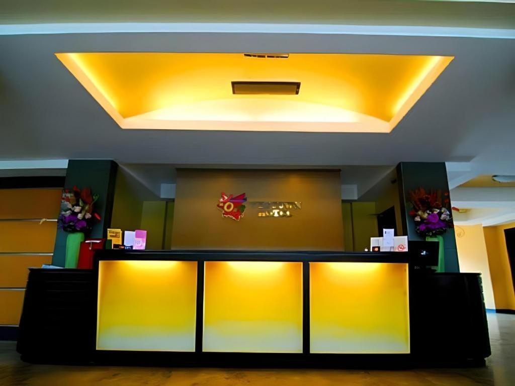 Mo2 Westown Hotel San Juan Bacolod Esterno foto