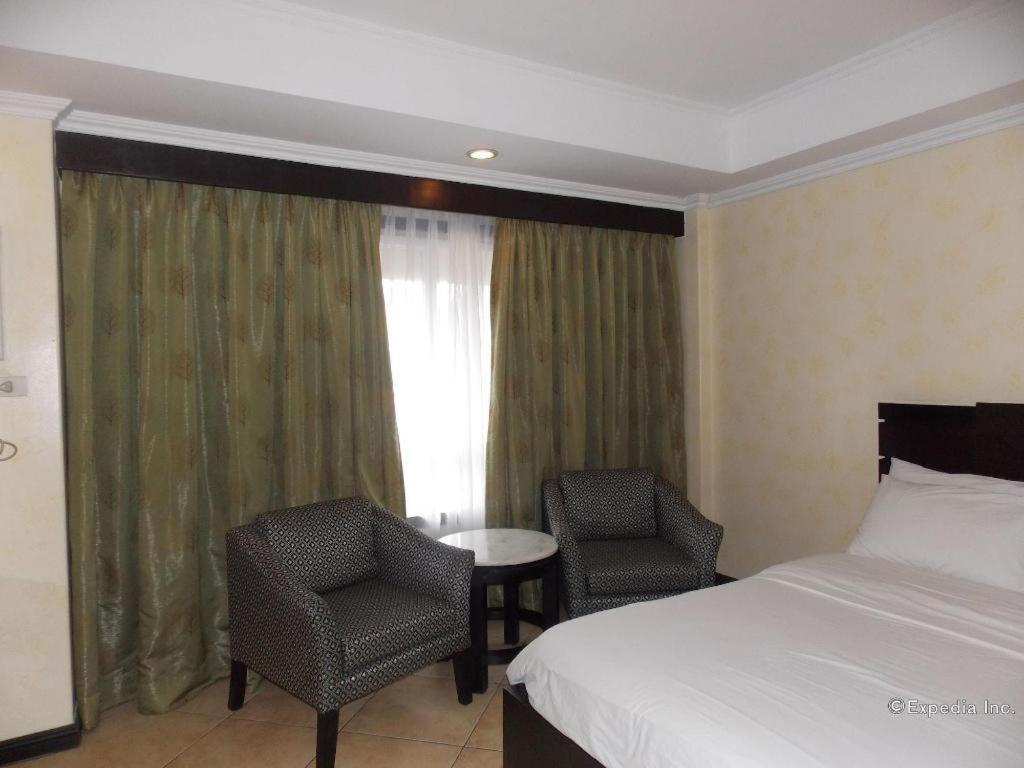 Mo2 Westown Hotel San Juan Bacolod Esterno foto