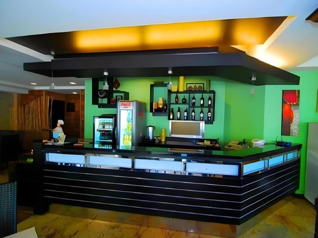 Mo2 Westown Hotel San Juan Bacolod Esterno foto