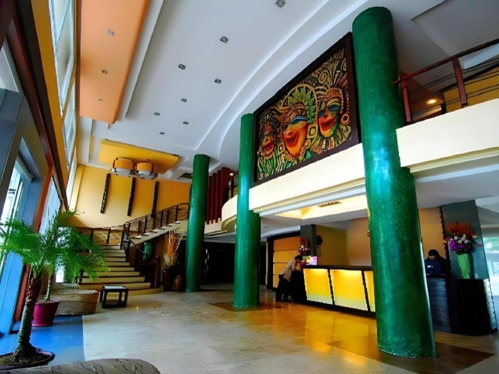 Mo2 Westown Hotel San Juan Bacolod Esterno foto