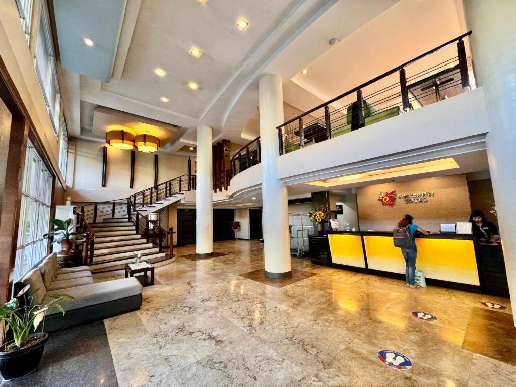 Mo2 Westown Hotel San Juan Bacolod Esterno foto