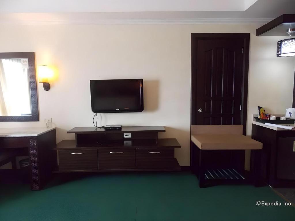 Mo2 Westown Hotel San Juan Bacolod Esterno foto