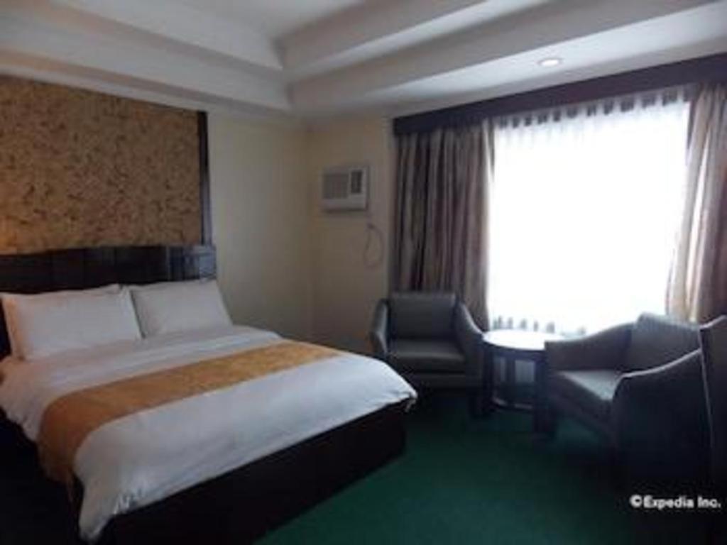 Mo2 Westown Hotel San Juan Bacolod Esterno foto