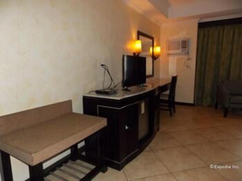 Mo2 Westown Hotel San Juan Bacolod Esterno foto